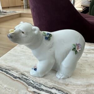 Lladró Floral Accented Polar Bear Figurine